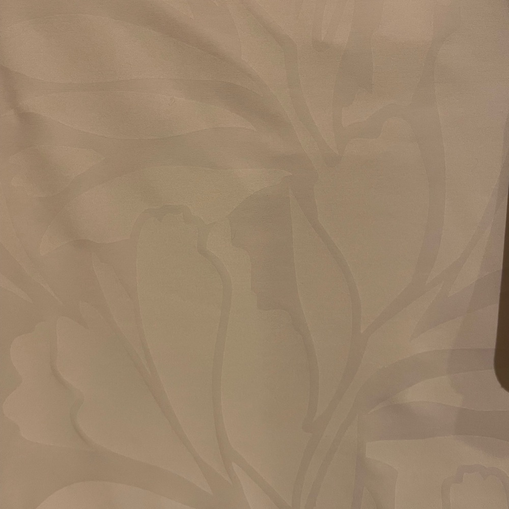 Maidenform NWT Beige Shapewear Shorts - Picture 2 of 6